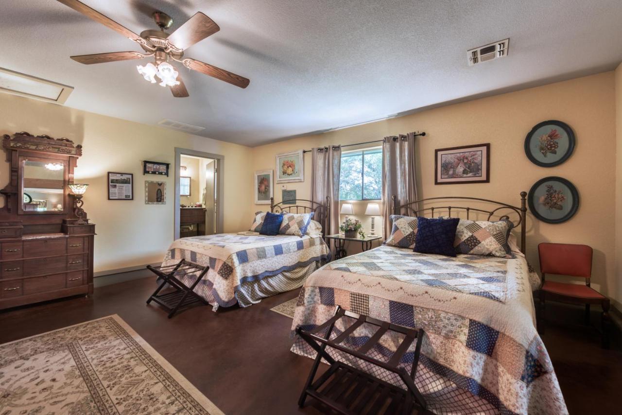 Barons CreekSide Resort Fredericksburg Buitenkant foto