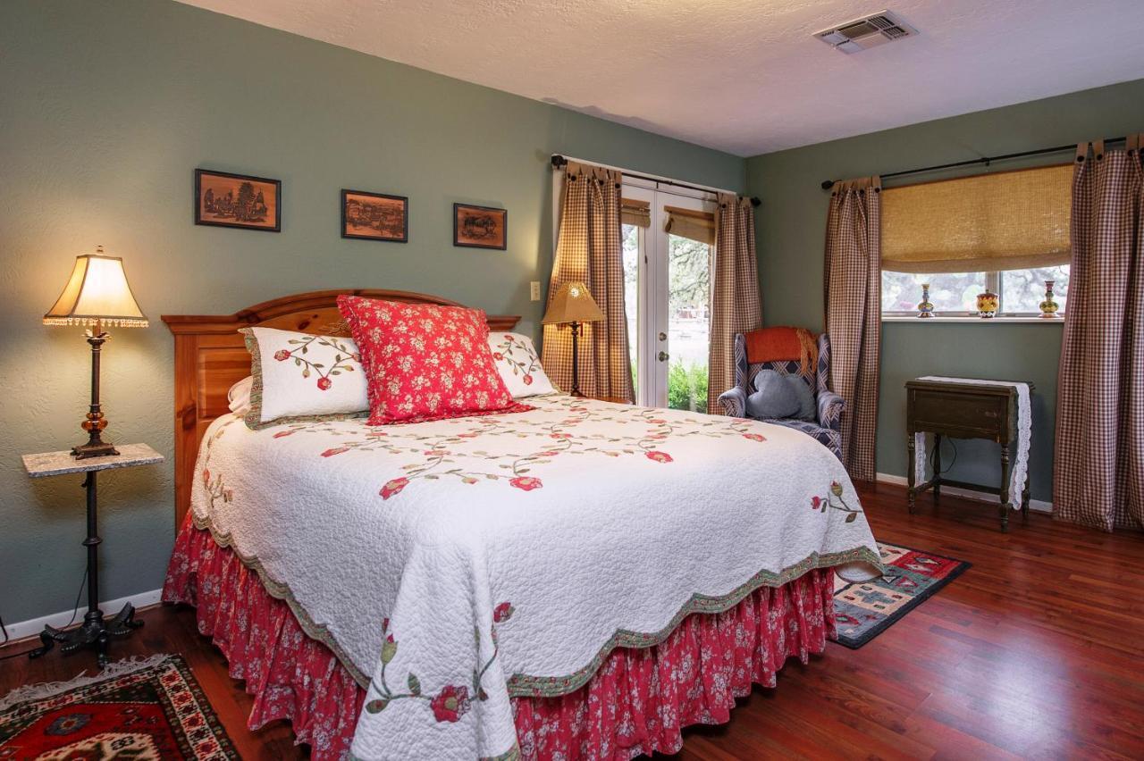 Barons CreekSide Resort Fredericksburg Buitenkant foto
