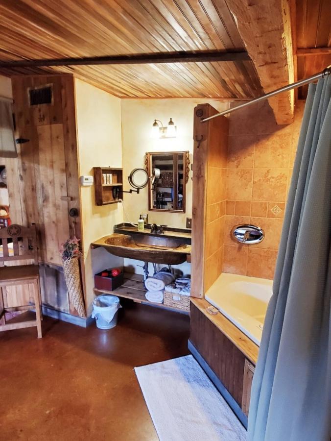 Barons CreekSide Resort Fredericksburg Buitenkant foto