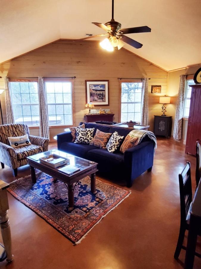 Barons CreekSide Resort Fredericksburg Buitenkant foto